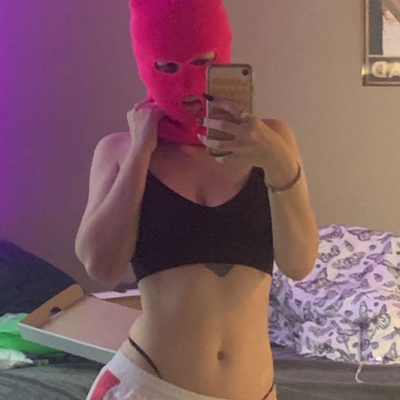 Meet your Posher, Cecilia - Picture 2 of 6